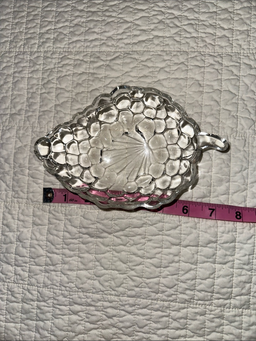 Vintage Grandmillenial Clear Glass Grape Leaf  Serving Jewelry Trinket Dish - Picture 4 of 5